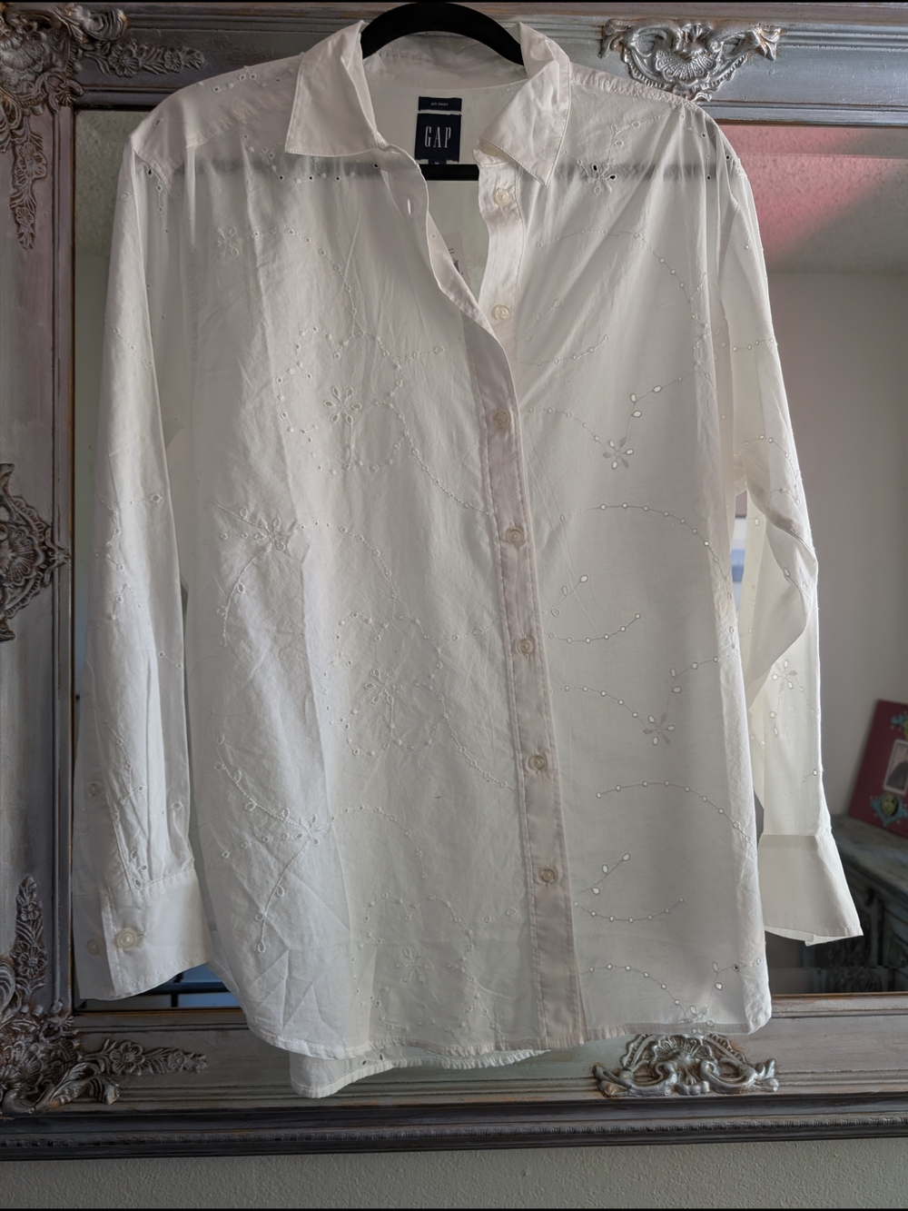 GAP Women's White Embroidered Button-Up Shirt